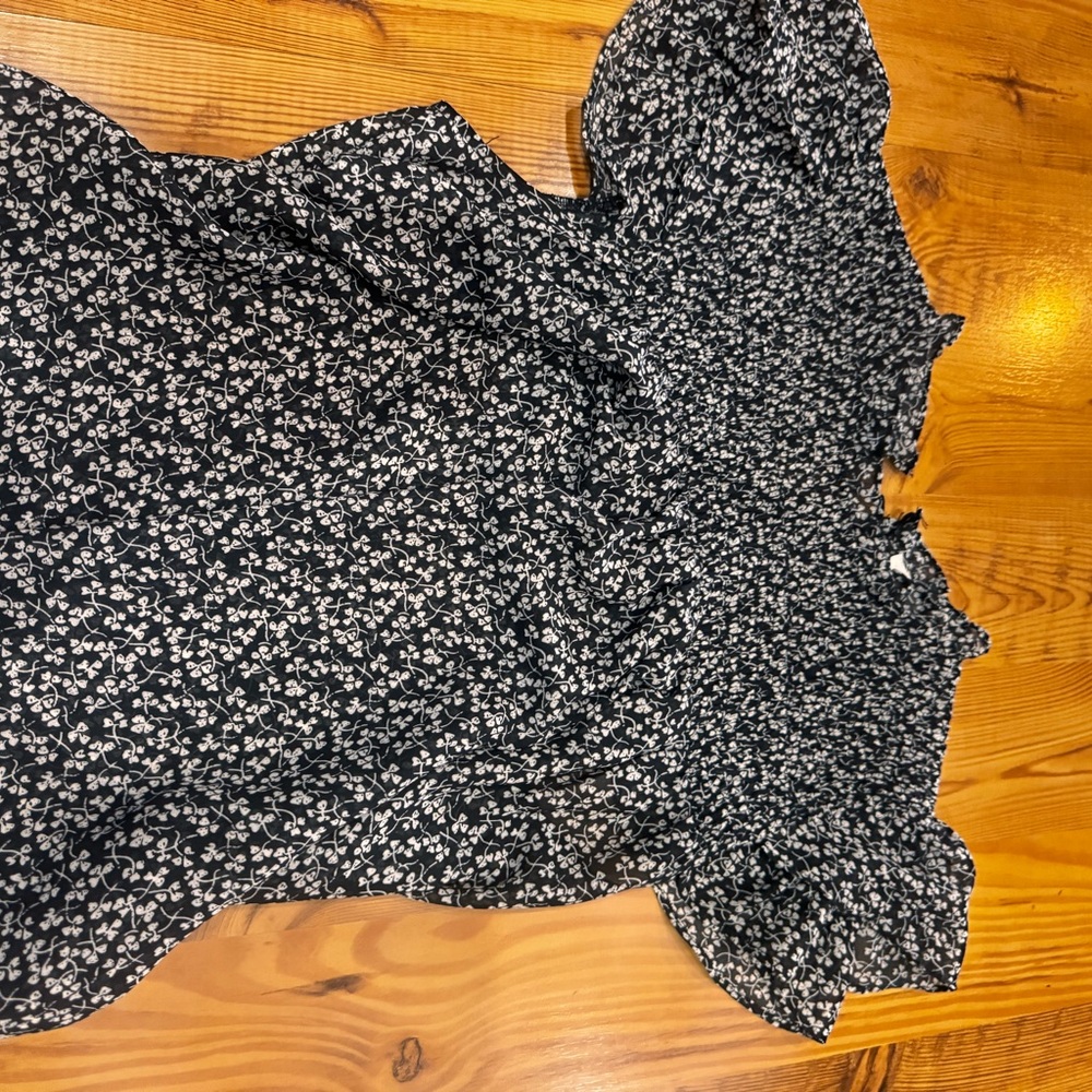 She + Sky Monochrome Floral Top